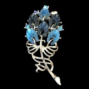 Vintage 70s Frosted Blue Thermoset ? Floral Brooch Pin Silver Tone Large Flowers